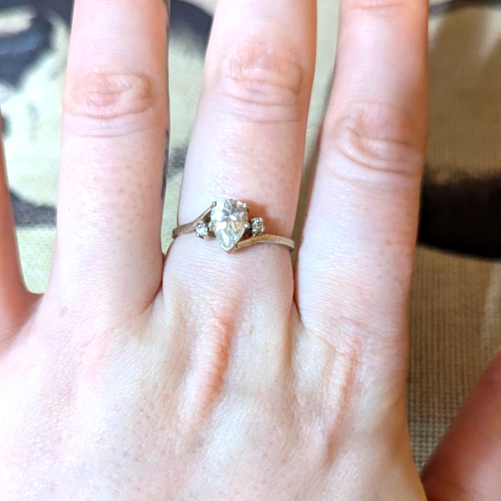 3/$25- Vintage Avon Ring